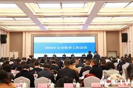 德州扑克“职业 vs 业余”：解析职业牌手在情绪管理与注码逻辑上对业余选手的维度打击。（德州扑克职业与业余的差距：职业牌手如何凭情绪管理与下注逻辑对业余实现降维打击）