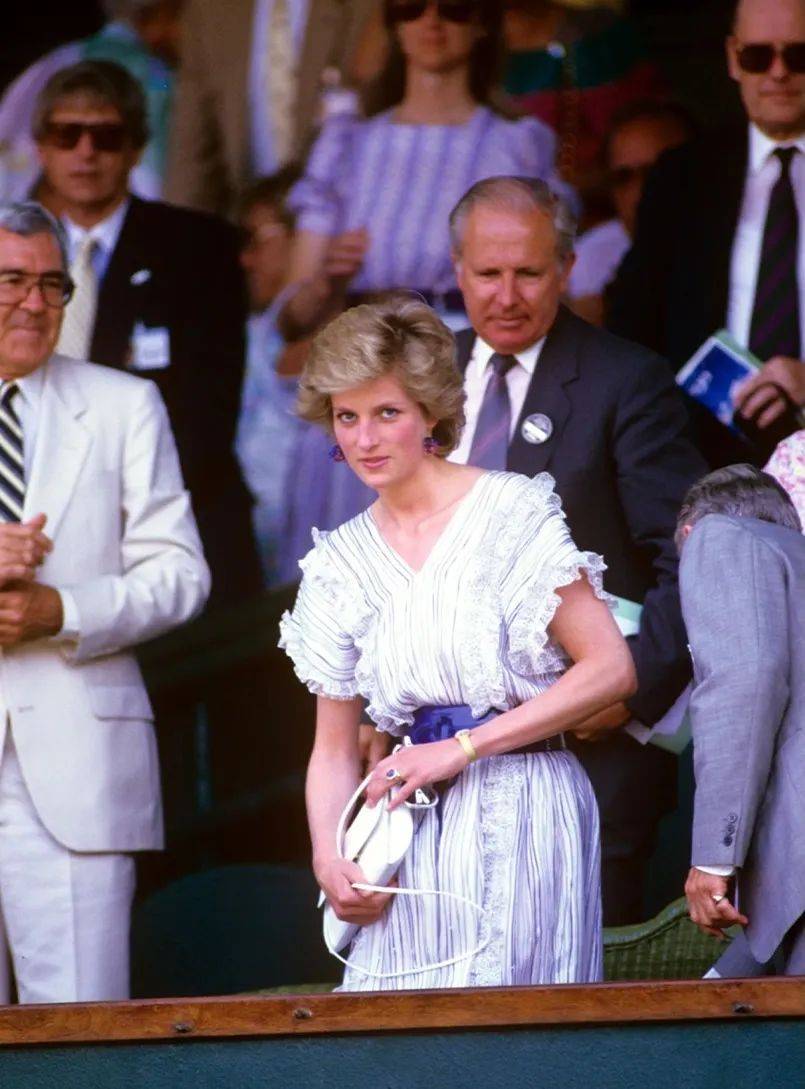 着足球运动 着足球运动